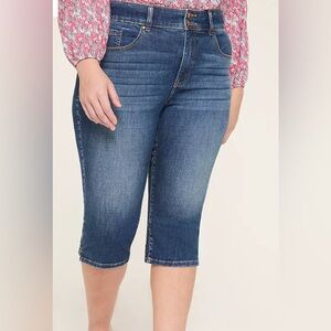 Women's Blue Denim Capri Jeans with stretch.